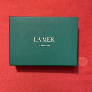 Empty la mer container with box